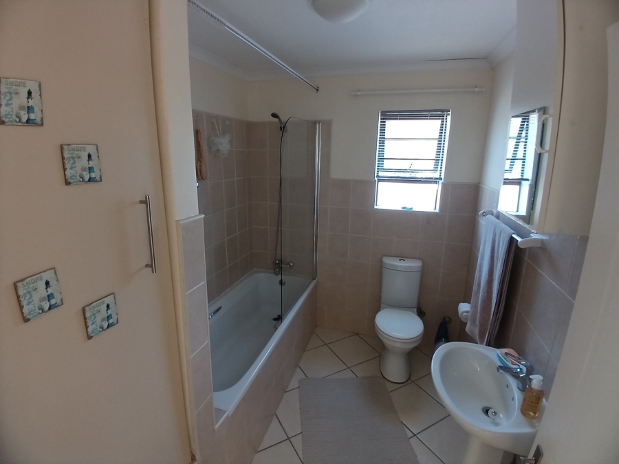 2 Bedroom Property for Sale in Hartenbos Central Western Cape